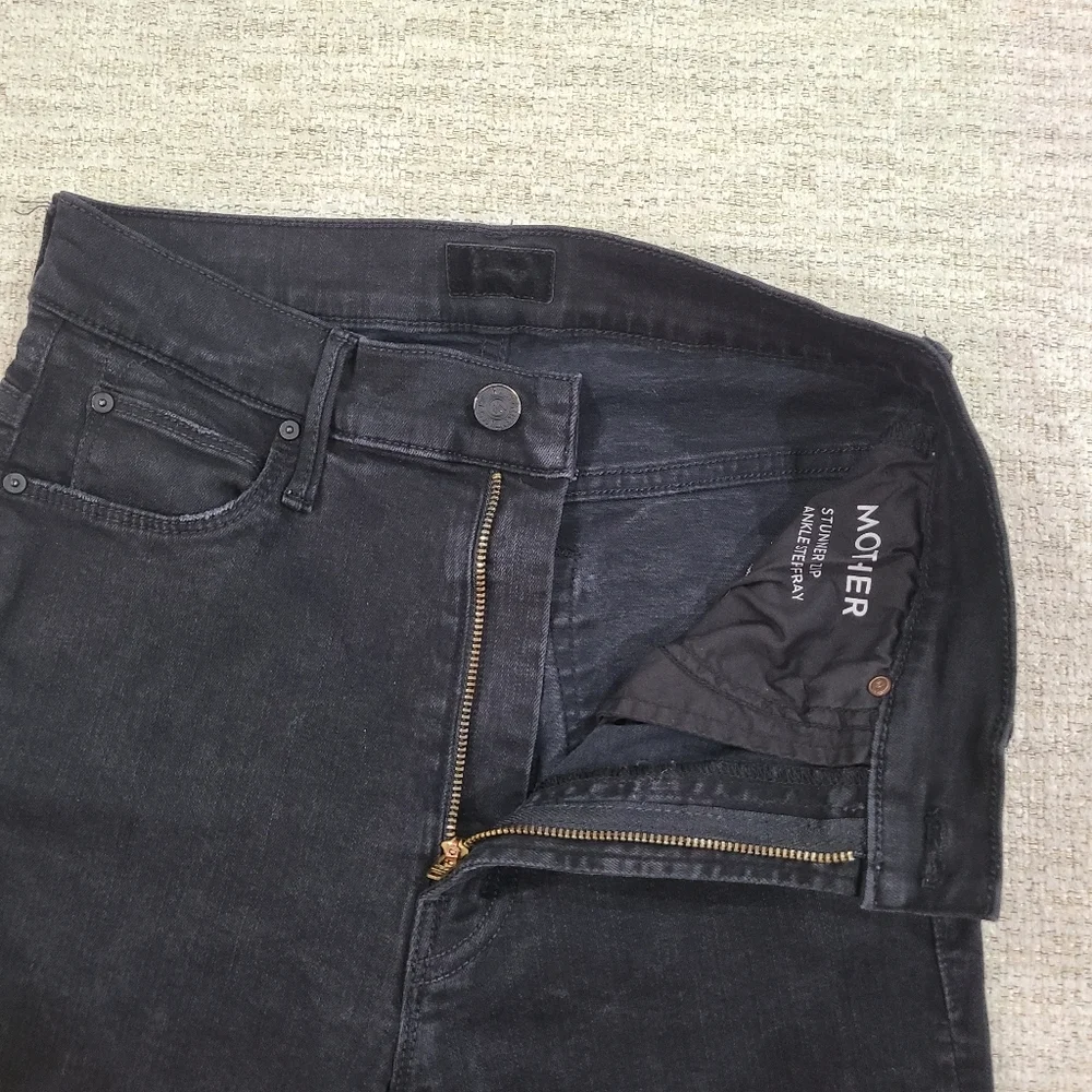 MOTHER The Stunner Ankle Step Fray Jeans Black 26 Skinny Slim Denim